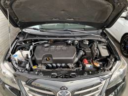 TOYOTA - COROLLA - 2013/2014 - Preta - R$ 71.990,00