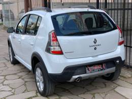 RENAULT - SANDERO - 2013/2014 - Branca - R$ 43.990,00