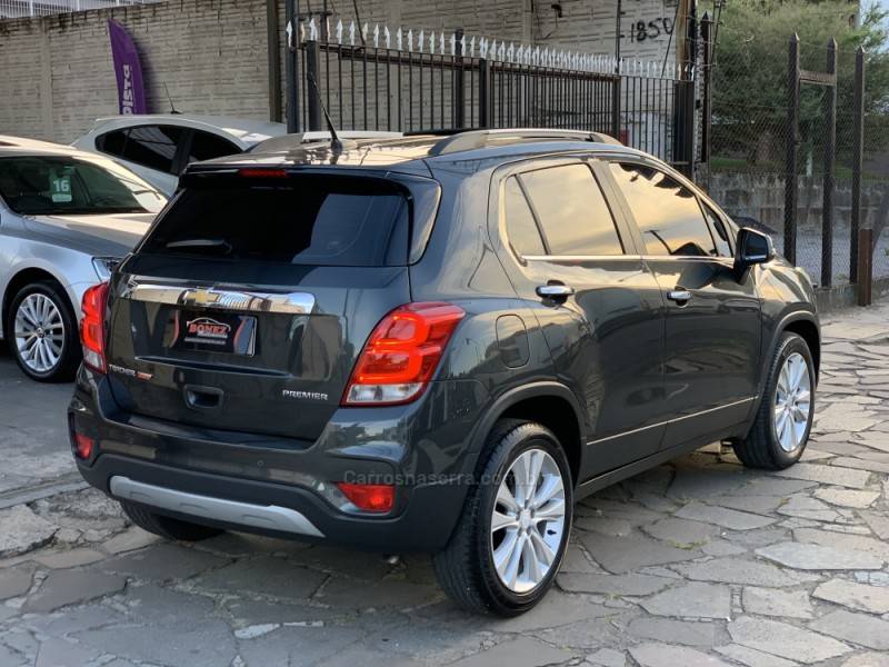 CHEVROLET - TRACKER - 2018/2019 - Cinza - R$ 91.990,00