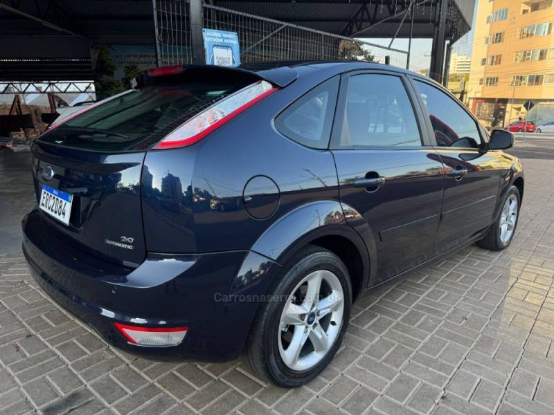 FORD - FOCUS - 2010/2011 - Azul - R$ 44.990,00