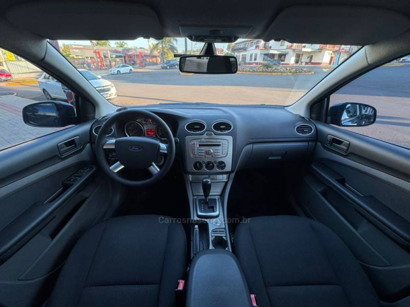 FORD - FOCUS - 2010/2011 - Azul - R$ 44.990,00