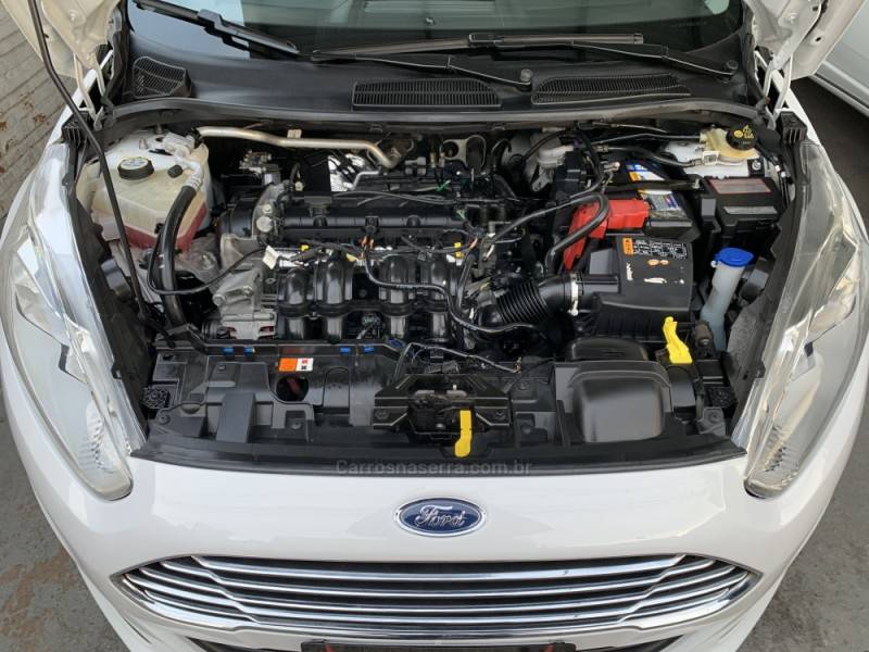 FORD - FIESTA - 2014/2015 - Branca - R$ 51.990,00