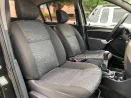 RENAULT - SANDERO - 2008/2009 - Preta - R$ 27.990,00