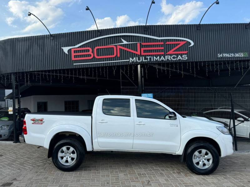 TOYOTA - HILUX - 2013/2013 - Branca - R$ 139.990,00