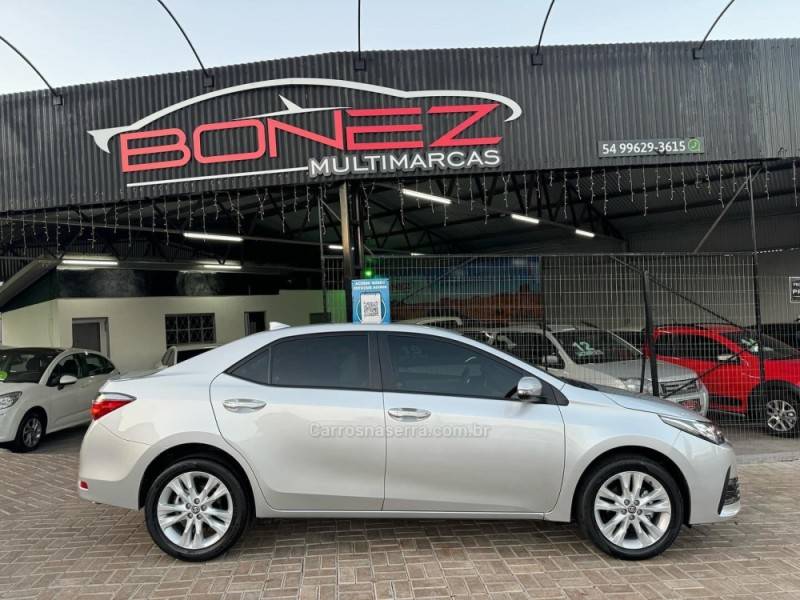 TOYOTA - COROLLA - 2018/2018 - Prata - R$ 105.990,00