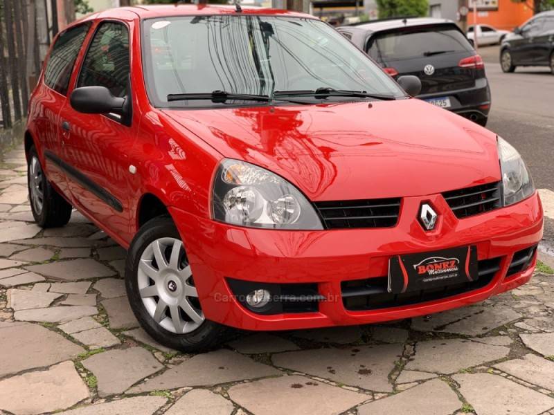 RENAULT - CLIO - 2010/2011 - Vermelha - R$ 20.990,00