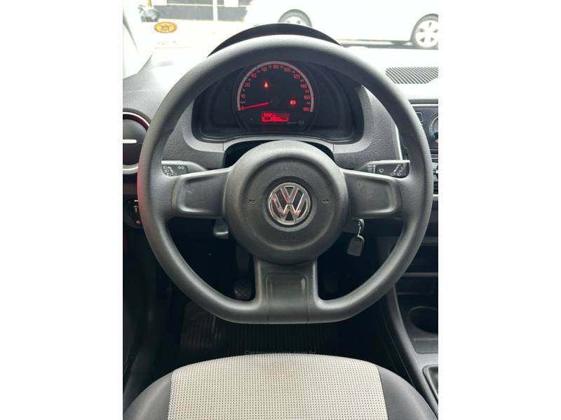 VOLKSWAGEN - UP - 2016/2017 - Vermelha - R$ 42.990,00
