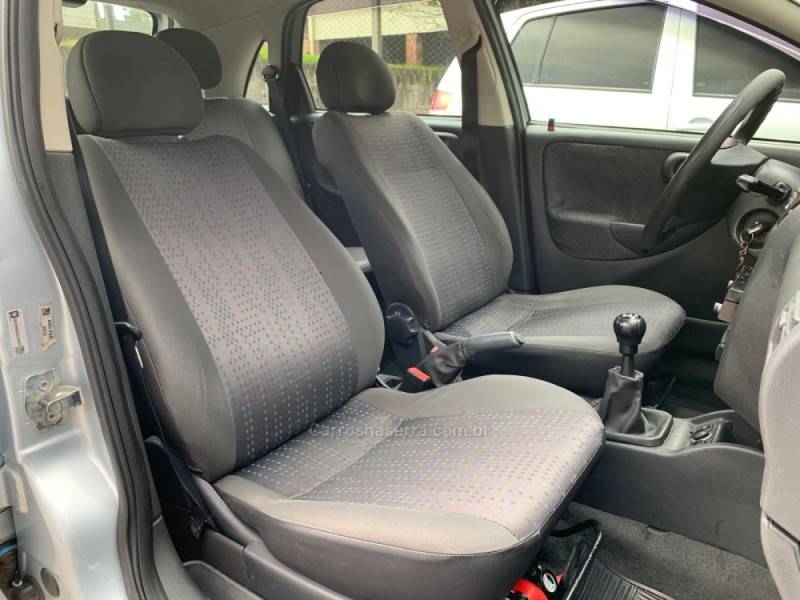 CHEVROLET - CORSA - 2011/2012 - Prata - R$ 29.990,00