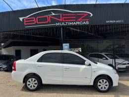 TOYOTA - ETIOS - 2013/2013 - Branca - R$ 44.990,00