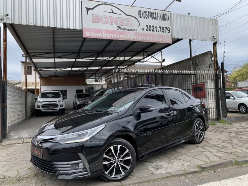 TOYOTA - COROLLA - 2017/2018 - Preta - R$ 105.990,00