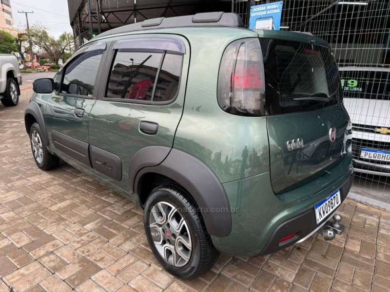 FIAT - UNO - 2015/2015 - Verde - R$ 47.990,00