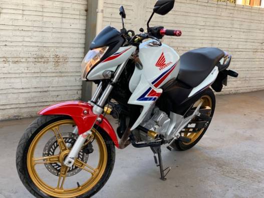 HONDA - CB 300R - 2014/2015 - Branca - R$ 14.990,00