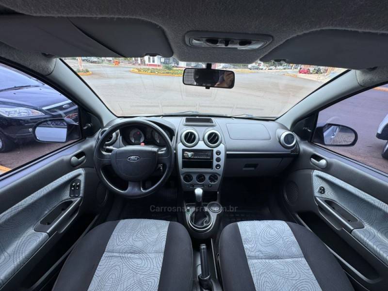 FORD - FIESTA - 2008/2009 - Branca - R$ 29.990,00