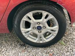 FORD - FIESTA - 2013/2014 - Vermelha - R$ 45.990,00