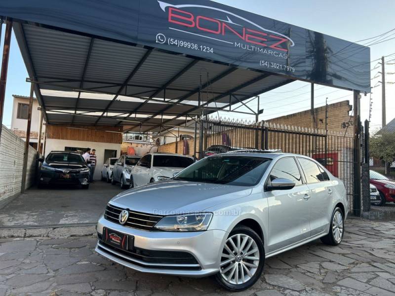 VOLKSWAGEN - JETTA - 2015/2016 - Prata - R$ 79.990,00