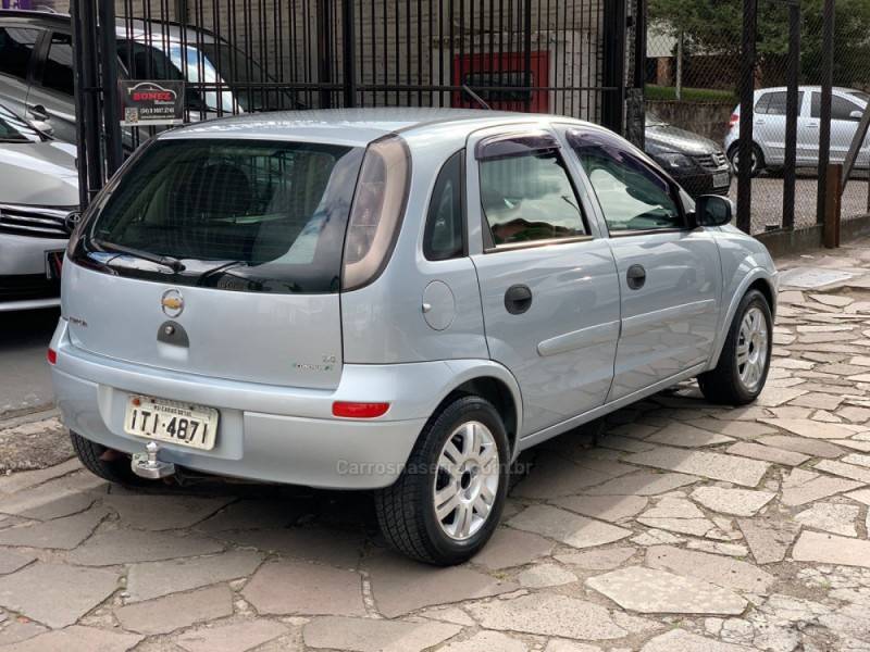 CHEVROLET - CORSA - 2011/2012 - Prata - R$ 29.990,00