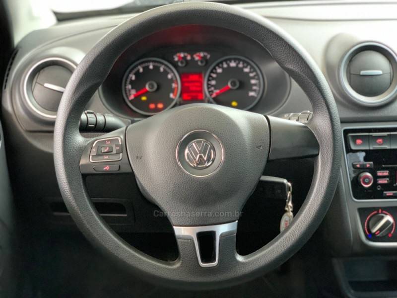 VOLKSWAGEN - VOYAGE - 2012/2013 - Branca - R$ 41.990,00