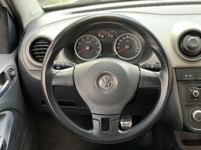 VOLKSWAGEN - SAVEIRO - 2012/2013 - Branca - R$ 56.990,00