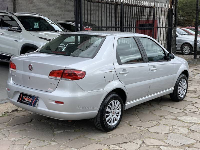 FIAT - SIENA - 2010/2011 - Prata - R$ 33.500,00