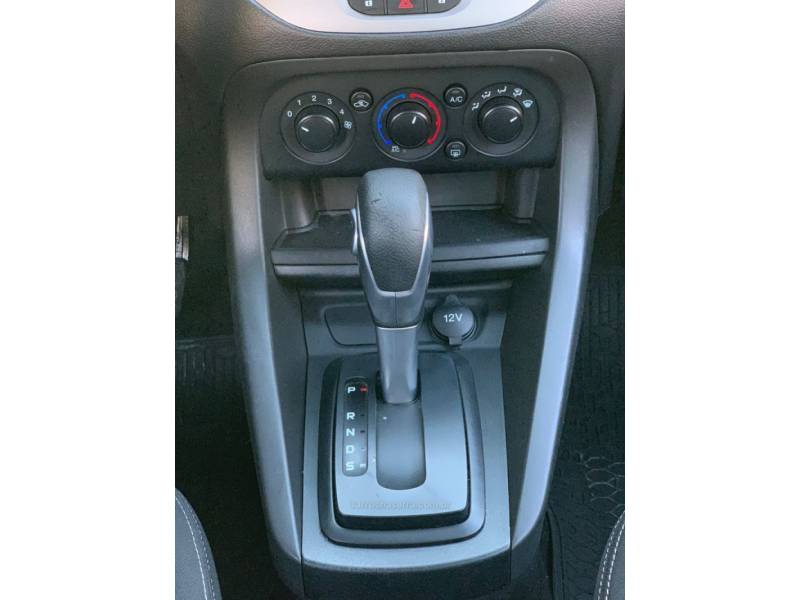 FORD - KA + - 2018/2019 - Branca - R$ 57.990,00