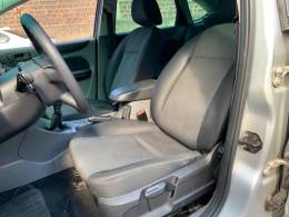 FORD - FOCUS - 2008/2009 - Prata - R$ 29.500,00