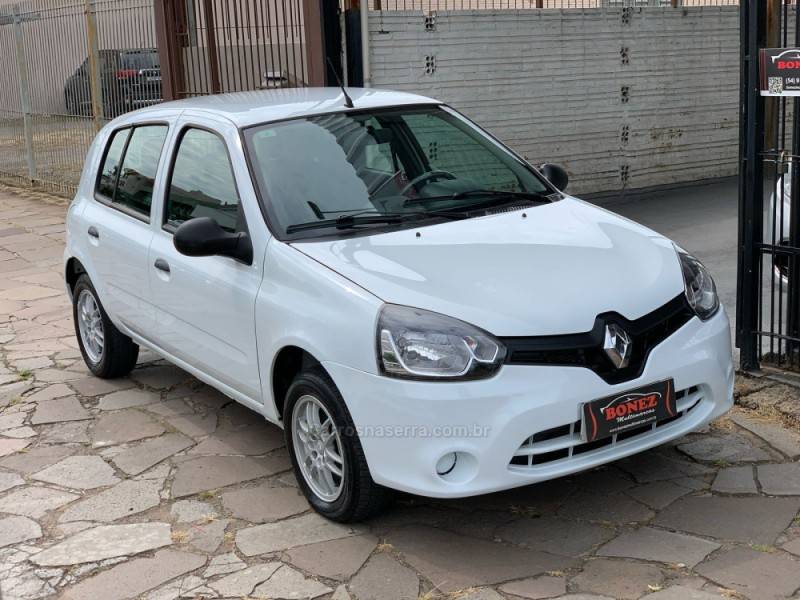 RENAULT - CLIO - 2014/2015 - Branca - R$ 34.990,00
