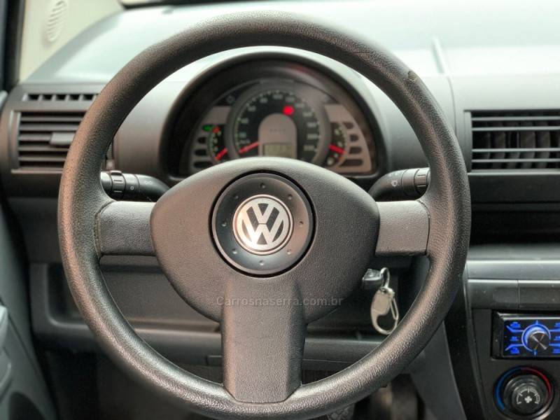 VOLKSWAGEN - FOX - 2005/2006 - Cinza - R$ 26.990,00