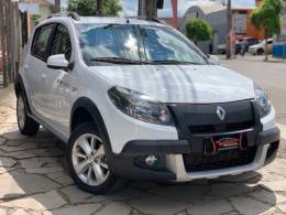 RENAULT - SANDERO - 2013/2014 - Branca - R$ 43.990,00