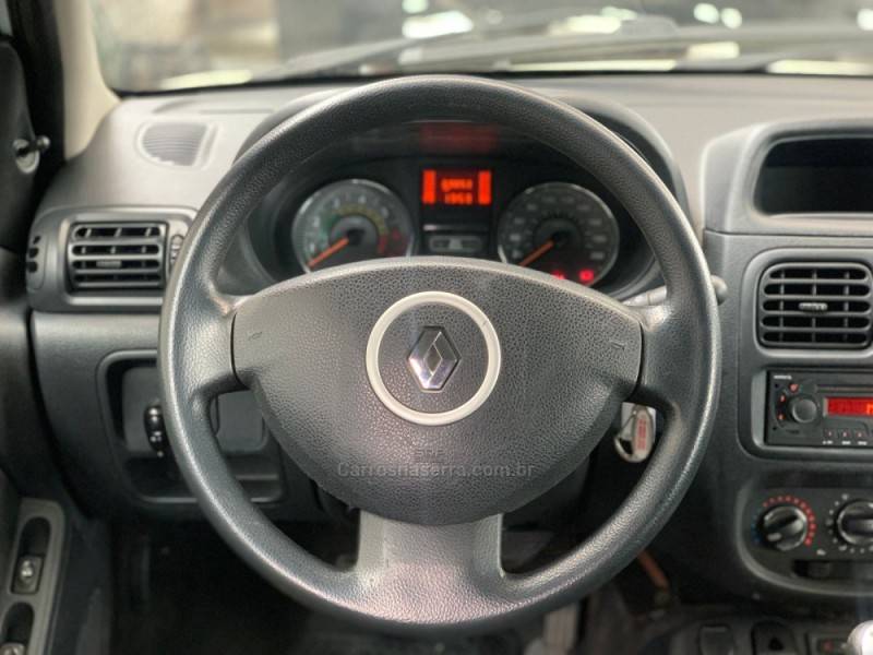 RENAULT - CLIO - 2014/2015 - Branca - R$ 34.990,00