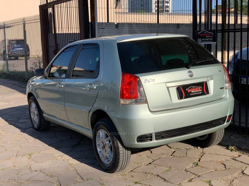 FIAT - PALIO - 2006/2007 - Verde - R$ 26.990,00