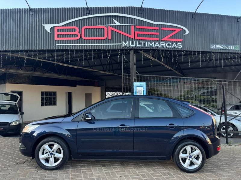 FORD - FOCUS - 2010/2011 - Azul - R$ 44.990,00