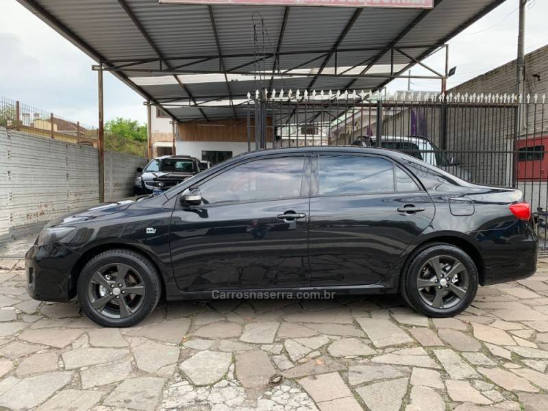 TOYOTA - COROLLA - 2013/2014 - Preta - R$ 71.990,00