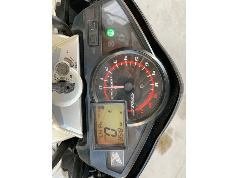 HONDA - CB 300R - 2014/2015 - Branca - R$ 15.990,00