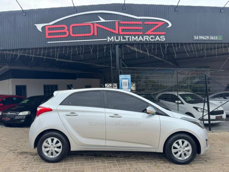 HYUNDAI - HB20 - 2013/2014 - Prata - R$ 45.990,00