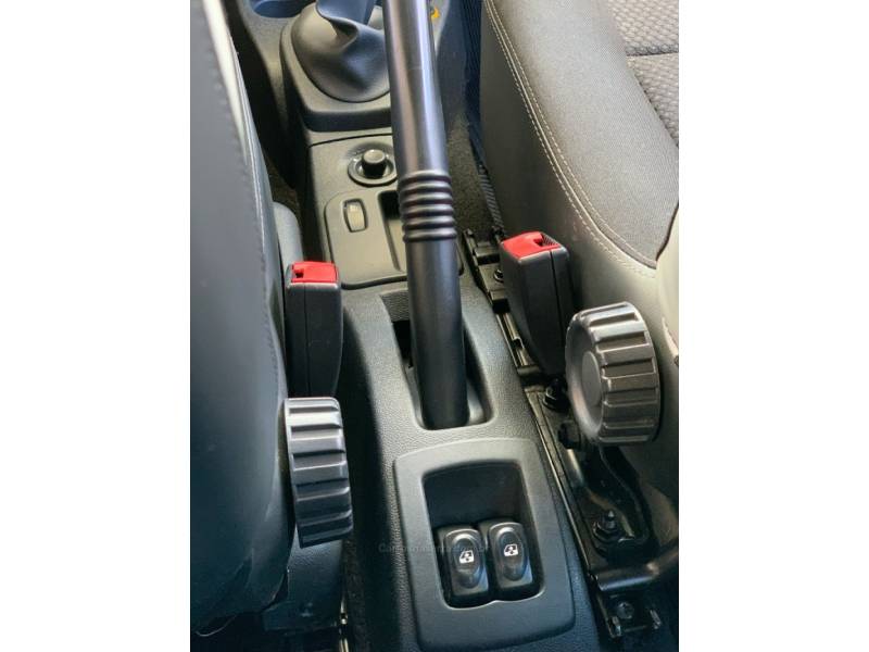 RENAULT - SANDERO - 2009/2010 - Prata - R$ 33.990,00