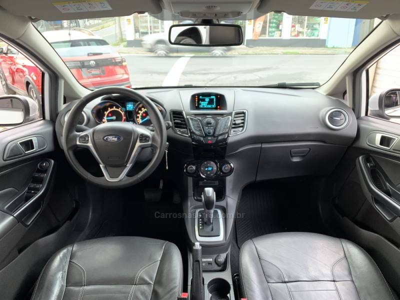 FORD - FIESTA - 2014/2015 - Branca - R$ 51.990,00