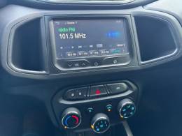 CHEVROLET - ONIX - 2015/2015 - Branca - R$ 53.990,00