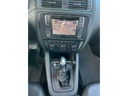 VOLKSWAGEN - JETTA - 2015/2016 - Prata - R$ 79.990,00