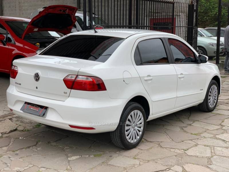 VOLKSWAGEN - VOYAGE - 2012/2013 - Branca - R$ 41.990,00