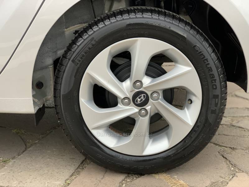 HYUNDAI - HB20 - 2015/2016 - Prata - Sob Consulta