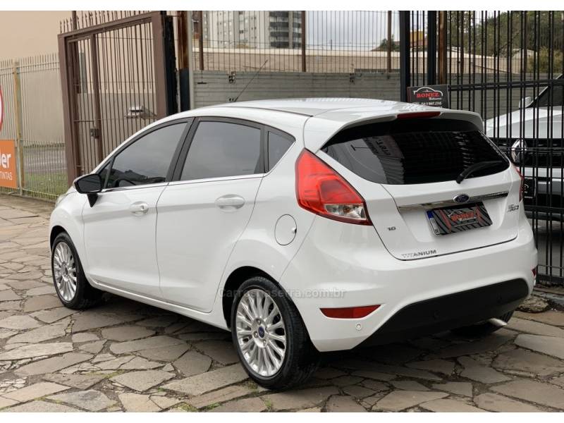 FORD - FIESTA - 2014/2015 - Branca - R$ 51.990,00