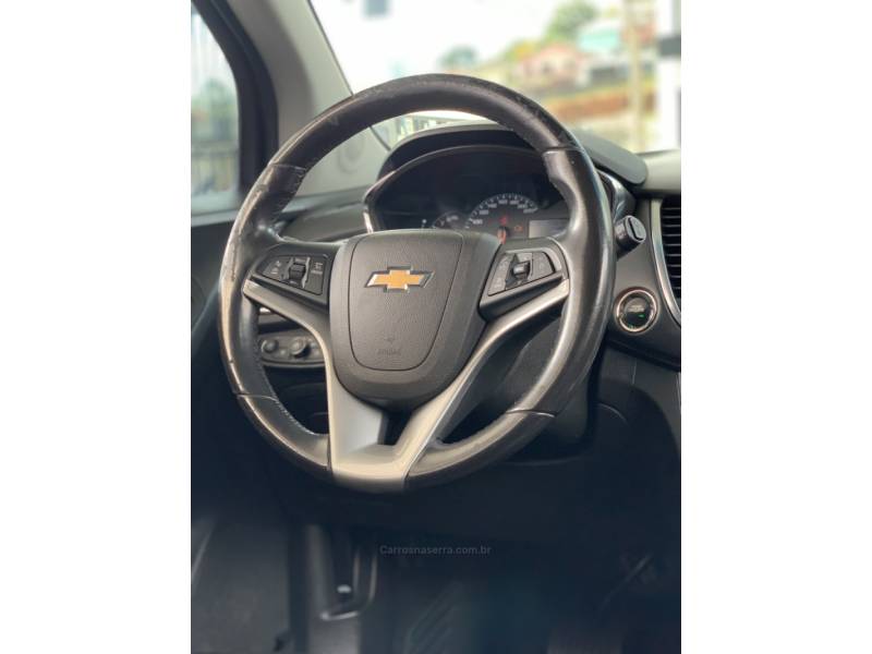 CHEVROLET - TRACKER - 2018/2019 - Cinza - R$ 91.990,00