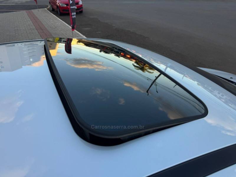 FORD - FOCUS - 2016/2016 - Prata - R$ 68.990,00