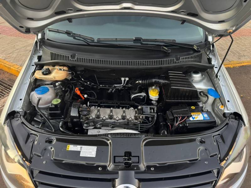 VOLKSWAGEN - FOX - 2013/2013 - Prata - R$ 44.990,00