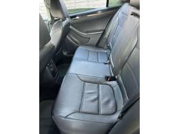 VOLKSWAGEN - JETTA - 2015/2016 - Prata - R$ 79.990,00