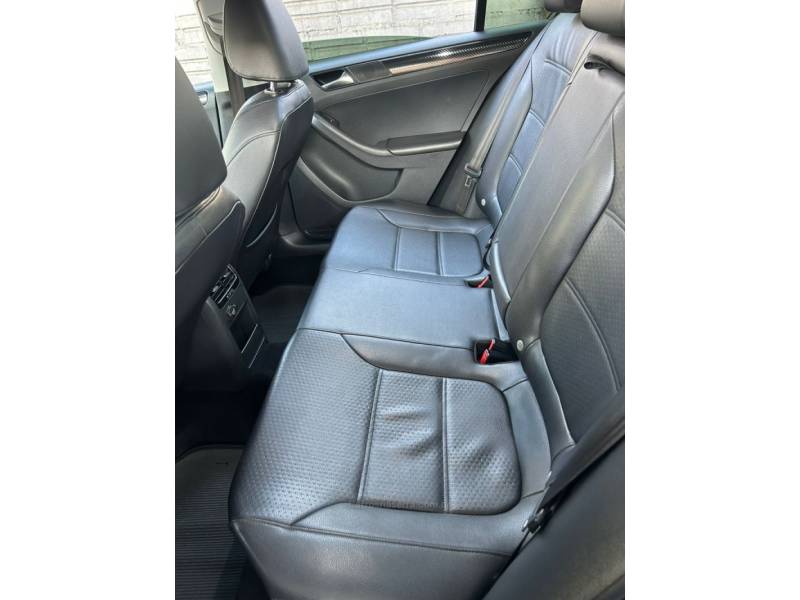 VOLKSWAGEN - JETTA - 2015/2016 - Prata - R$ 79.990,00