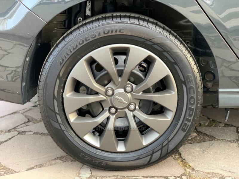 CHEVROLET - PRISMA - 2017/2018 - Cinza - R$ 68.990,00