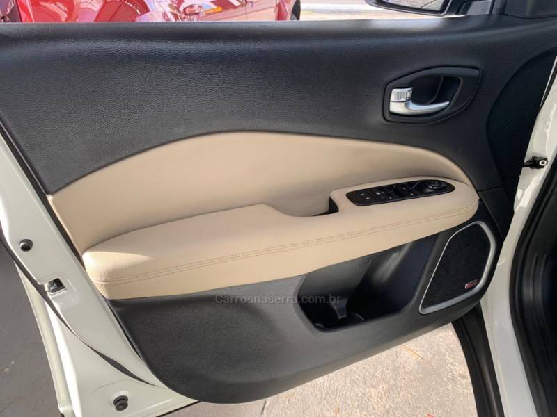 JEEP - COMPASS - 2017/2018 - Branca - R$ 91.990,00