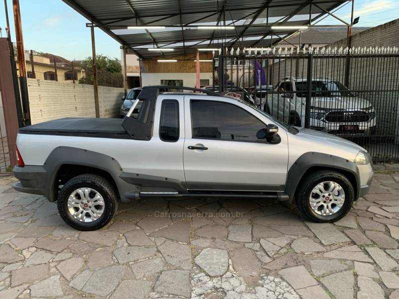 FIAT - STRADA - 2010/2011 - Prata - R$ 47.990,00