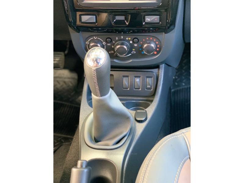 RENAULT - DUSTER - 2016/2017 - Prata - R$ 65.990,00